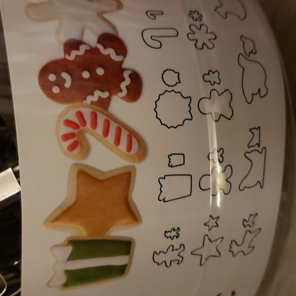 Mini metal Christmas cookie Cutters (40 count) - Picture 3 of 4